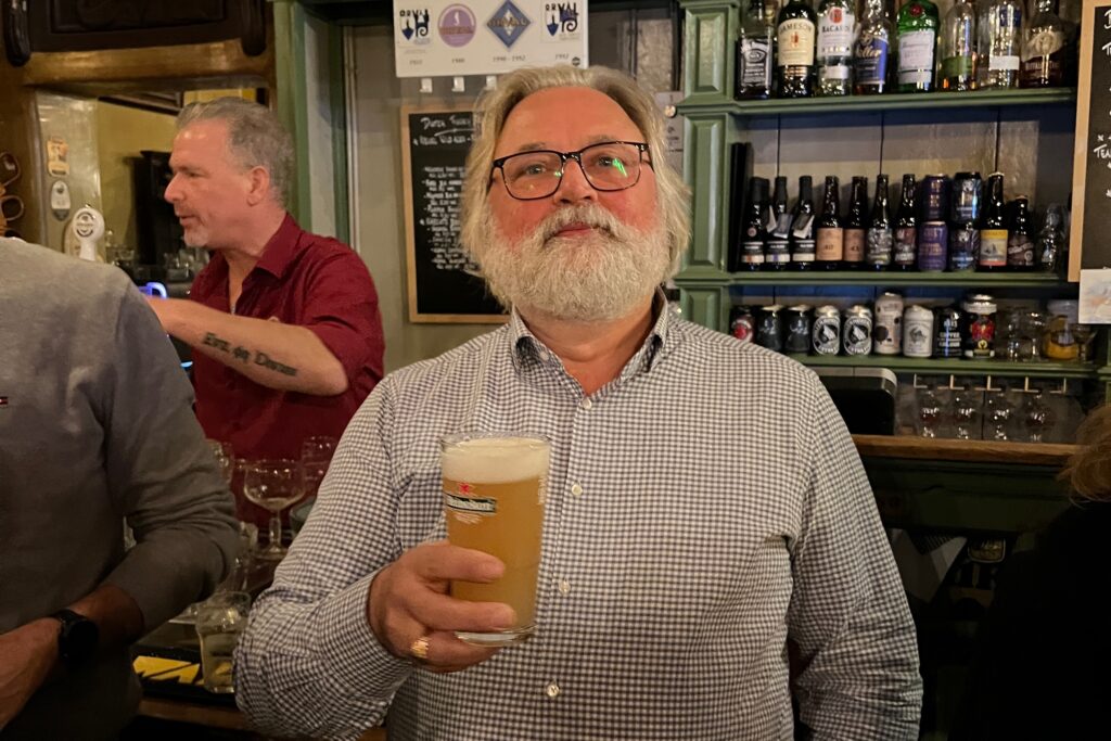 Willem van Waesberghe proeft