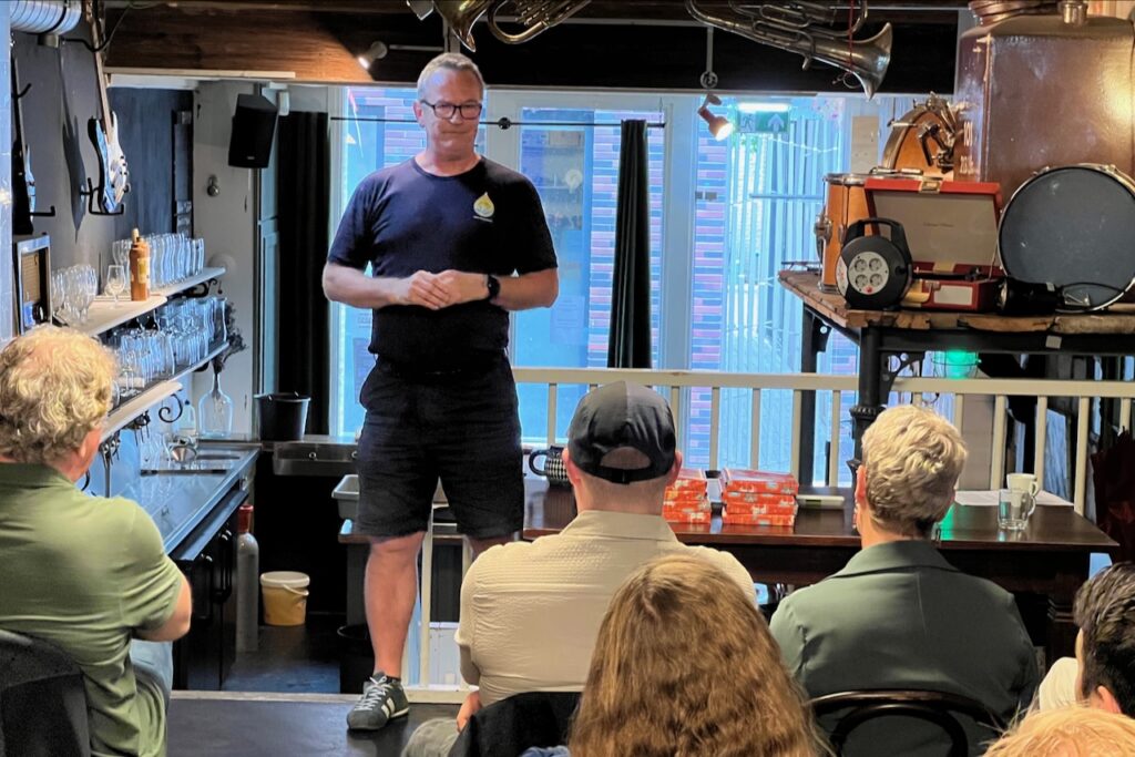 Fer Kok van bierbrouwerij De Prael zorgt voor mens en bier